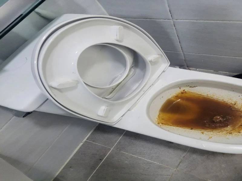 영통 변기막힘 작업사례 2