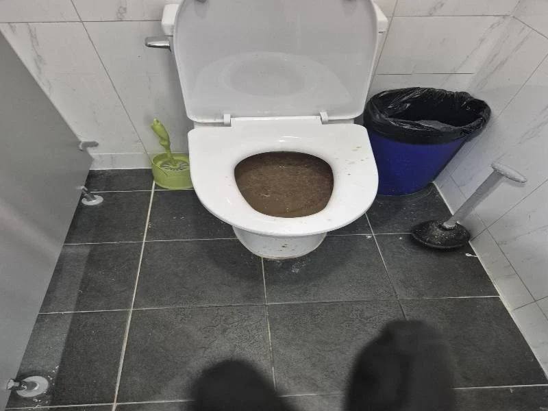 영통 변기막힘 작업사례 8