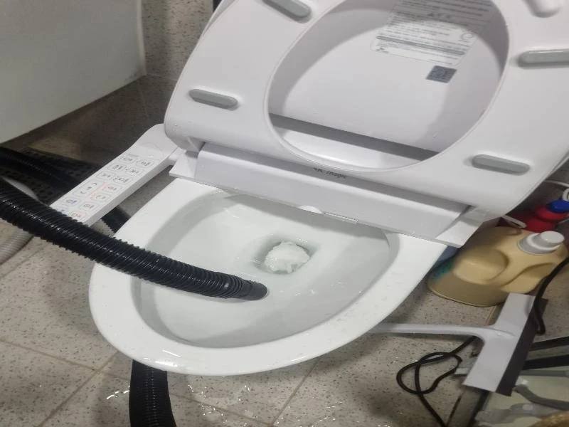 영통 변기막힘 작업사례 11