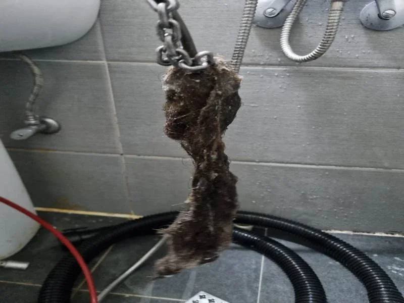 영통 변기 이물질 제거 사례 3
