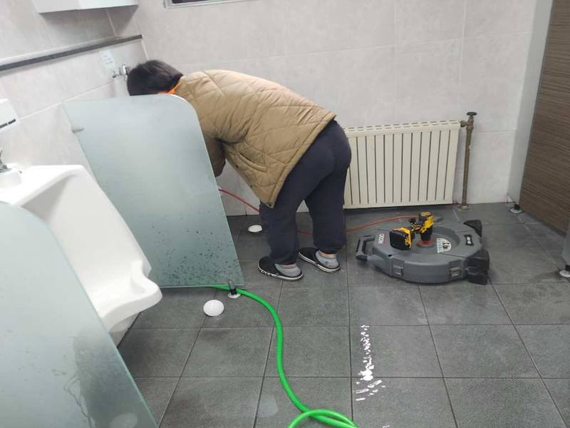 영통 소변기막힘 작업사례 11