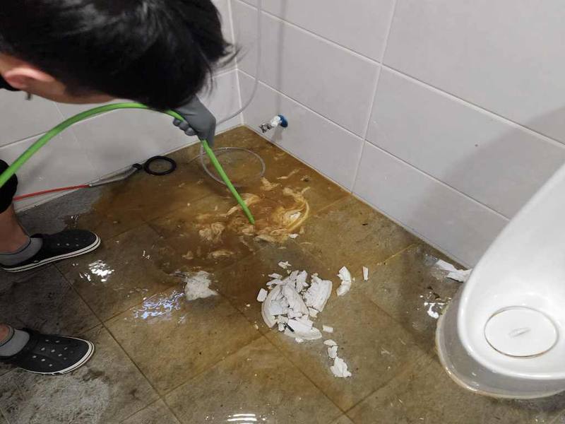 영통 변기역류 작업사례 2